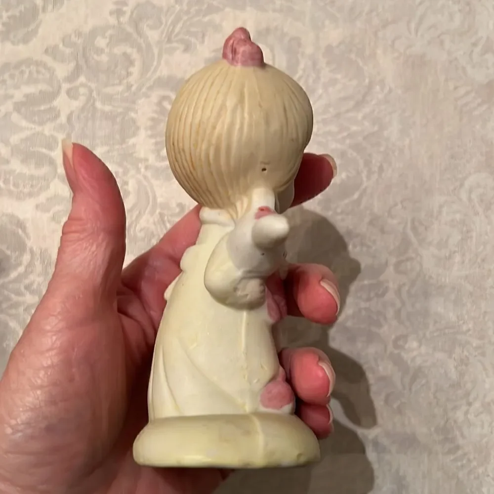 Vintage girl & boy porcelain figurines no chips cracks or discoloration EVC